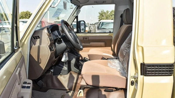 Toyota Land Cruiser Pick Up 4.0L V6 Petrol Single Cabin A/T