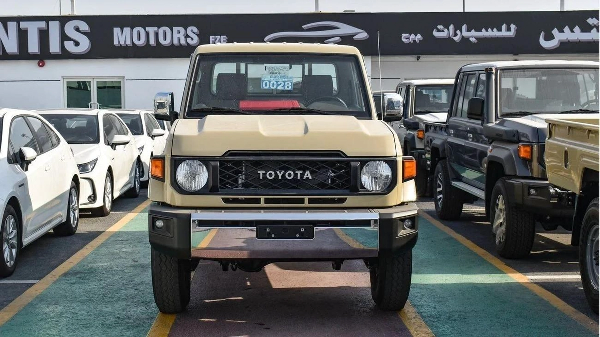 Toyota Land Cruiser Pick Up 4.0L V6 Petrol Single Cabin A/T-2-2