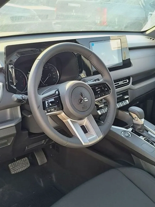Mitsubishi XFORCE H-LINE 1.5L SUV FWD 5Doors