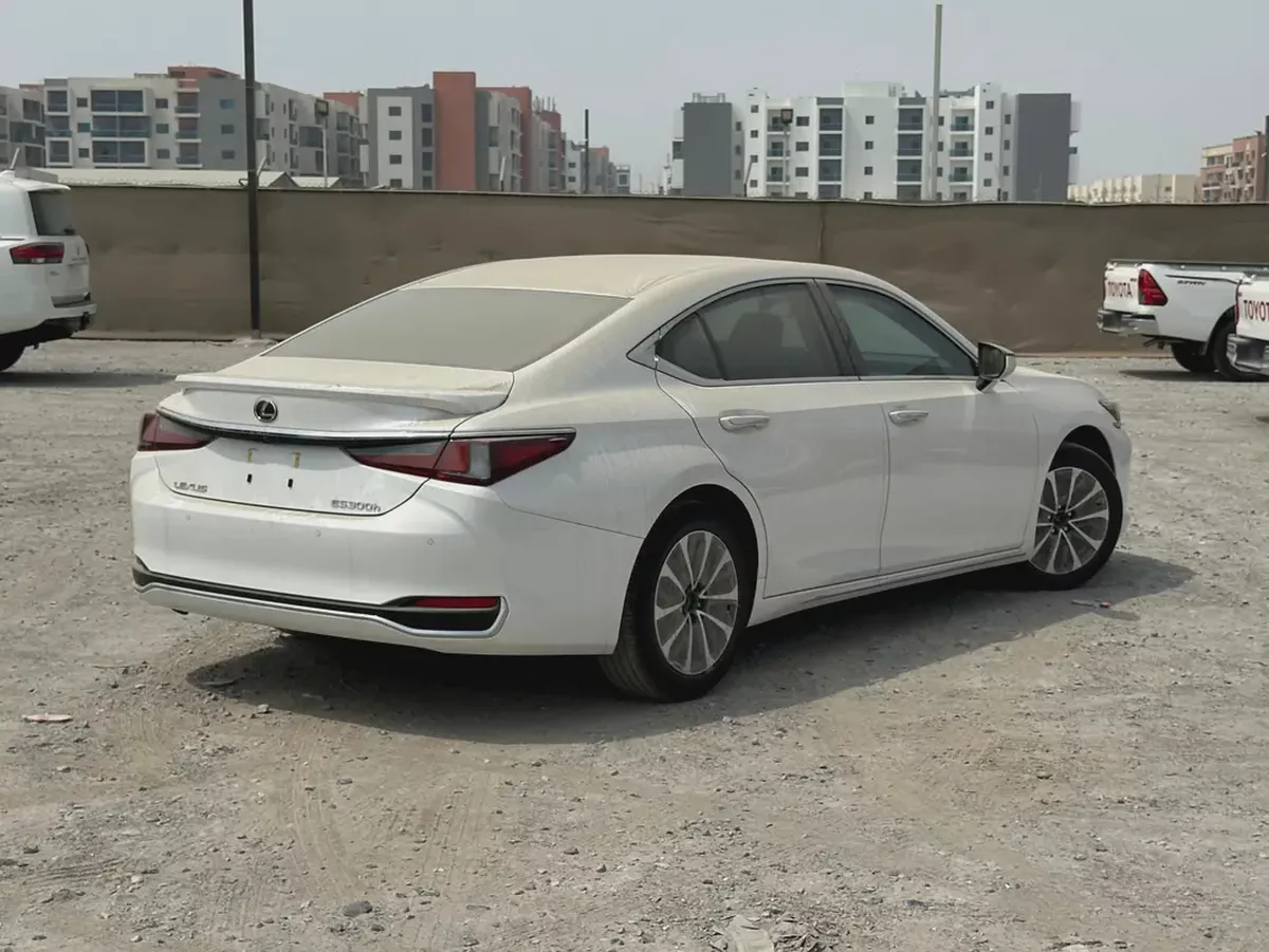 2025 Lexus ES 300h - GCC Specs - Brand New-3-3