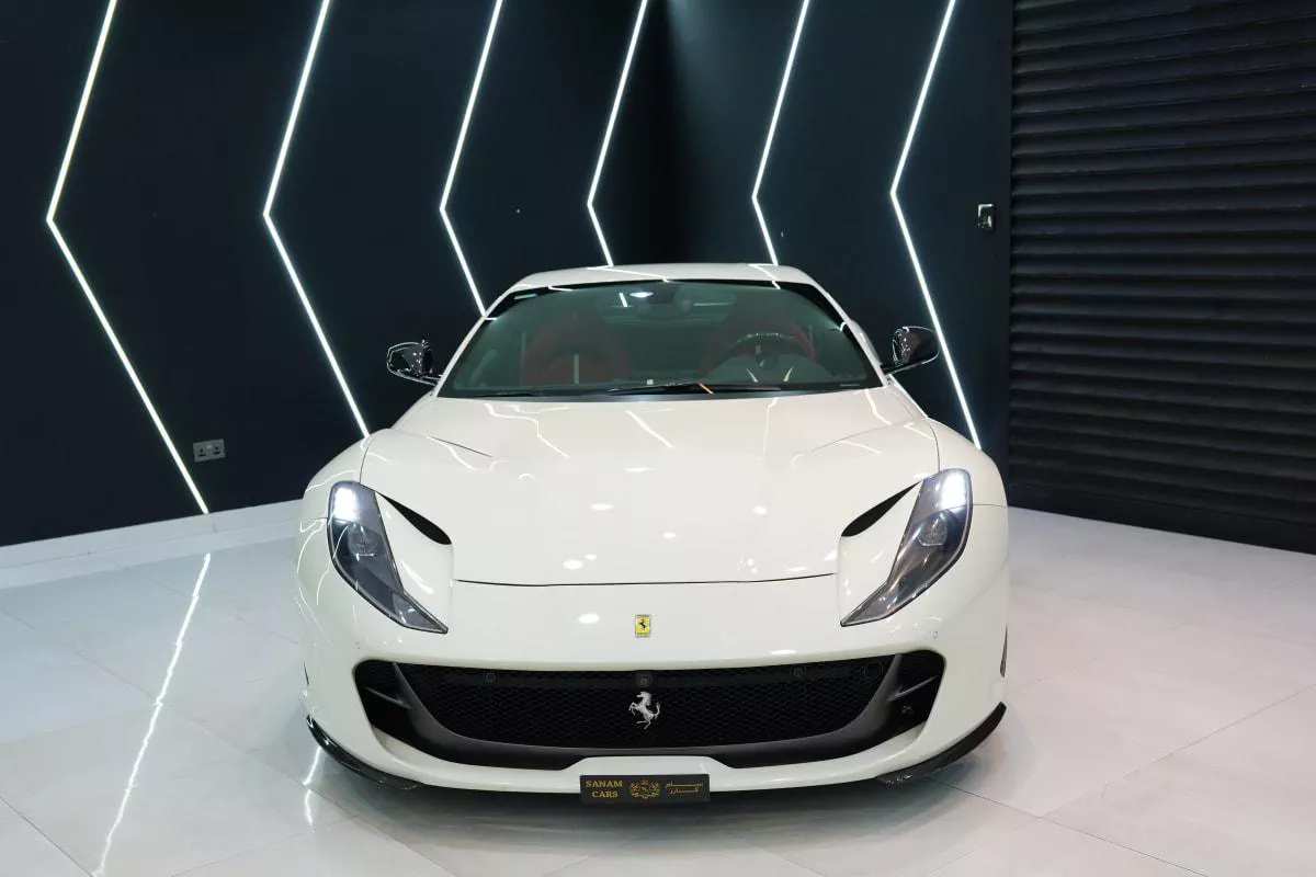 Ferrari 812 Superfast-1-1