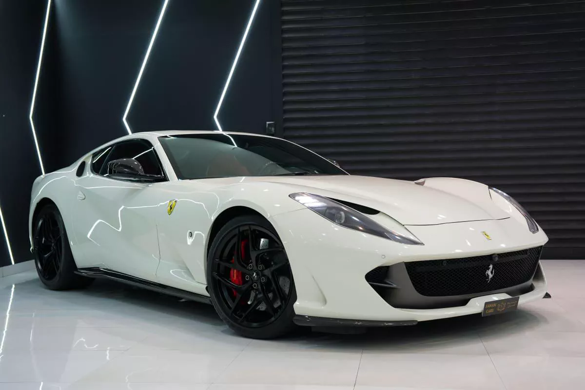 Ferrari 812 Superfast-7-7