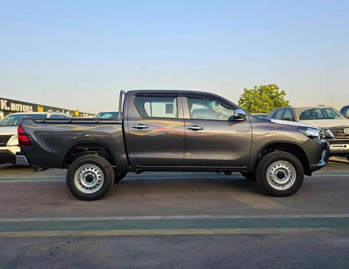 Toyota Hilux 2.4L DIESEL TOYOTA HILUX BASIC NARROW BODY || DOUBLE CABIN | 2.4L DIESEL A/T 4WD | PWR WINDOWS (CODE # HDA) GRAY-1-0