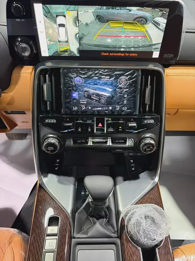 Lexus LX 600 Signature 2026 GCC Specs PETROL لكزس 600 سقنتشر 3.5لتر بنزين بروجكتر و 25 سماعه-9