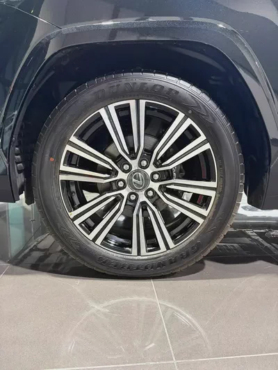 Lexus LX 600 Signature 2026 GCC Specs PETROL لكزس 600 سقنتشر 3.5لتر بنزين بروجكتر و 25 سماعه-5