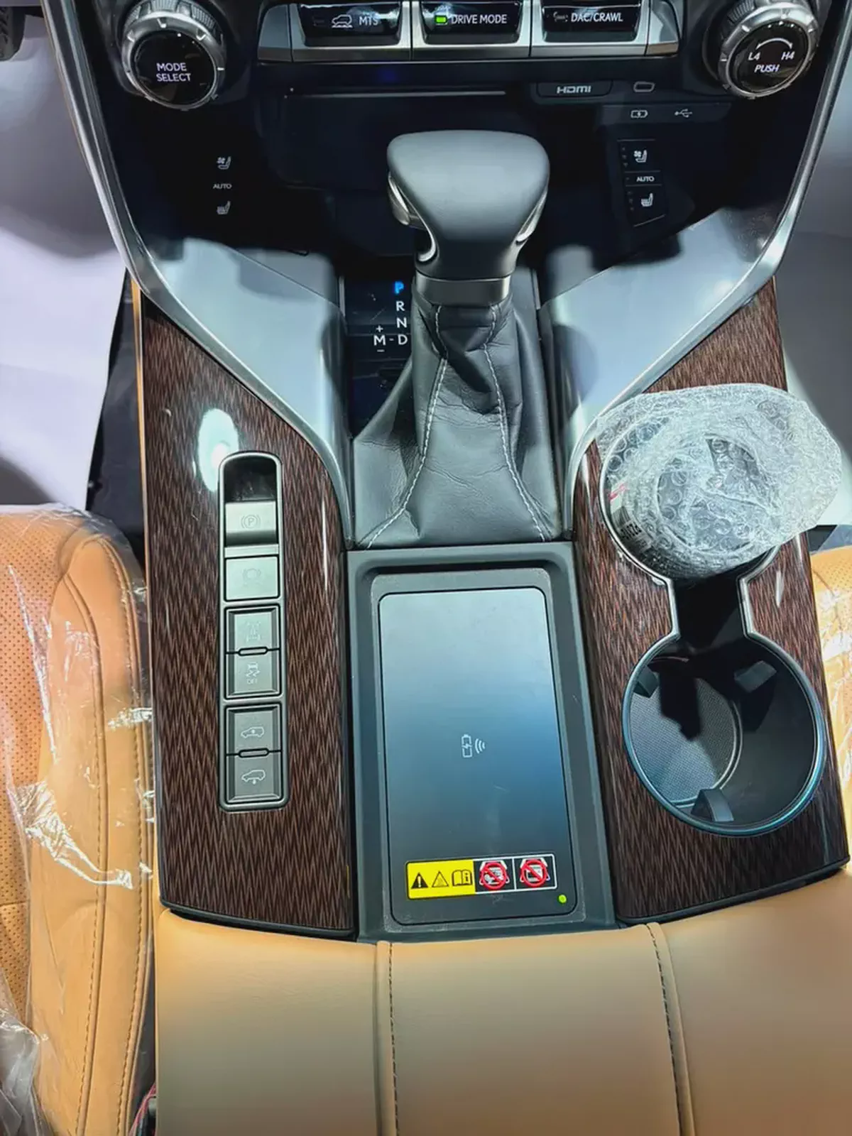 Lexus LX 600 Signature 2026 GCC Specs PETROL لكزس 600 سقنتشر 3.5لتر بنزين بروجكتر و 25 سماعه-10-10