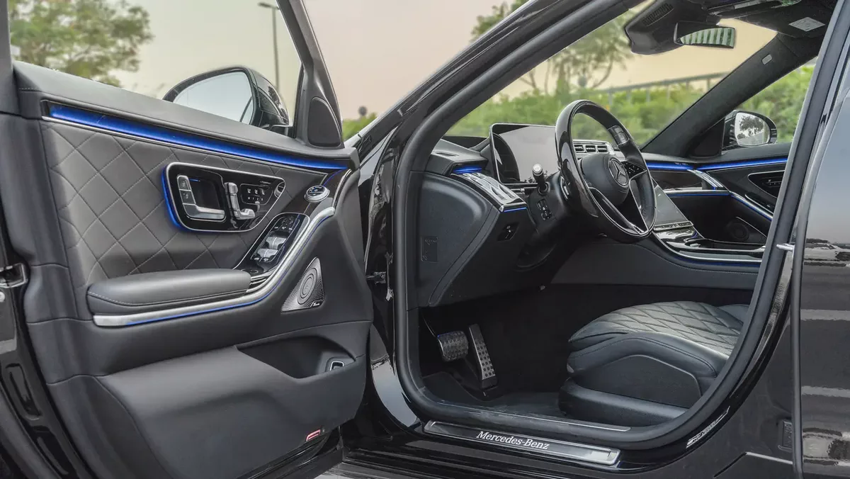 2025 Mercedes Benz S 580 4Matic 4.0L AT Petrol (Black-Black)-9-9