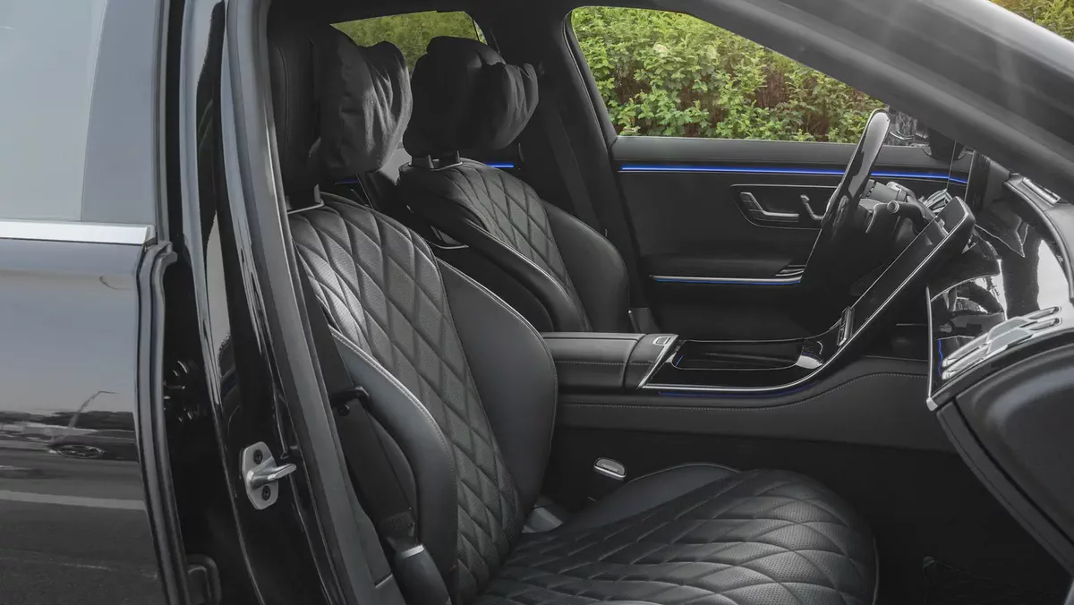 2025 Mercedes Benz S 580 4Matic 4.0L AT Petrol (Black-Black)-11-11