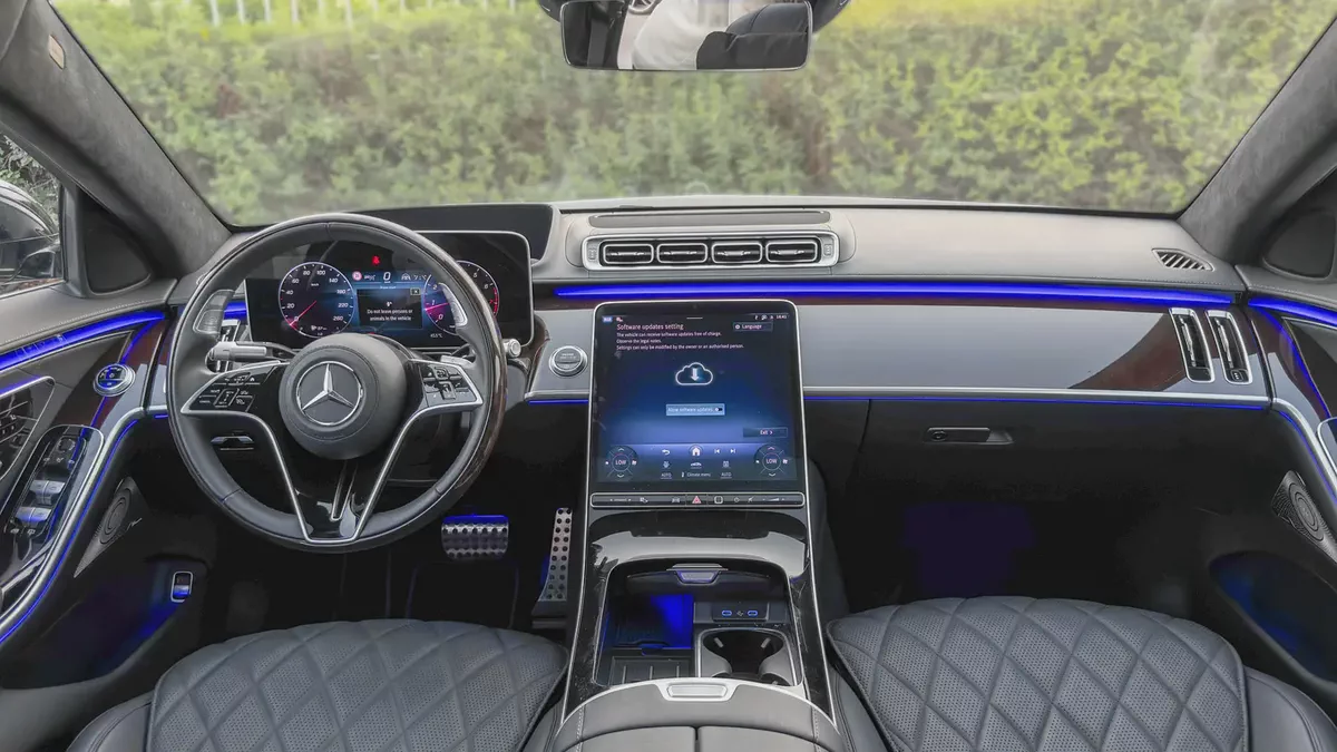 2025 Mercedes Benz S 580 4Matic 4.0L AT Petrol (Black-Black)-12-12