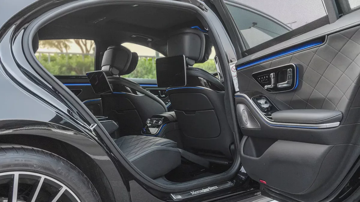 2025 Mercedes Benz S 580 4Matic 4.0L AT Petrol (Black-Black)-16-16