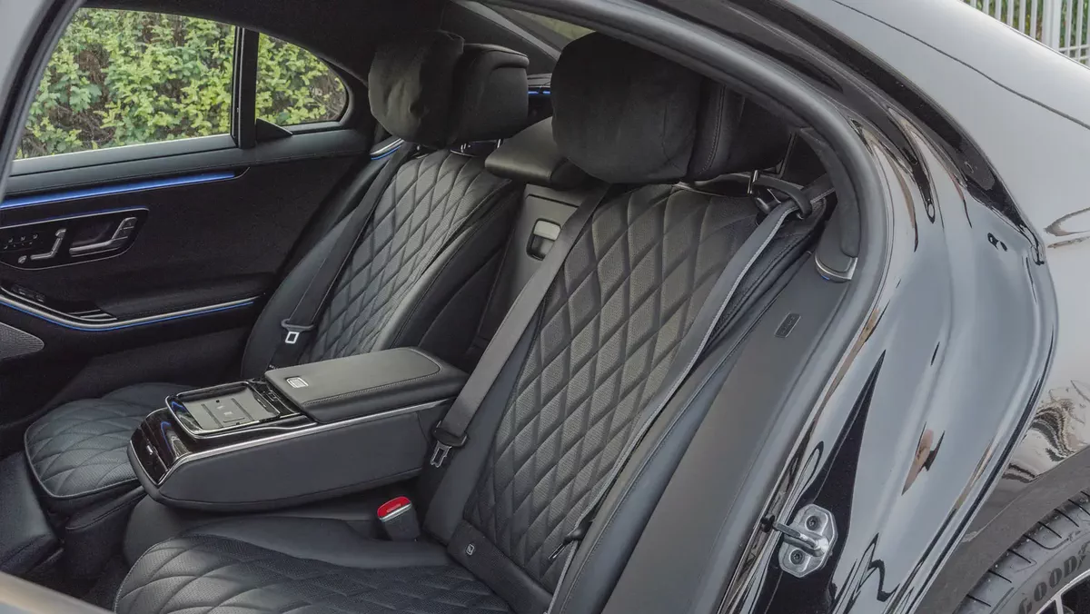 2025 Mercedes Benz S 580 4Matic 4.0L AT Petrol (Black-Black)-17-17