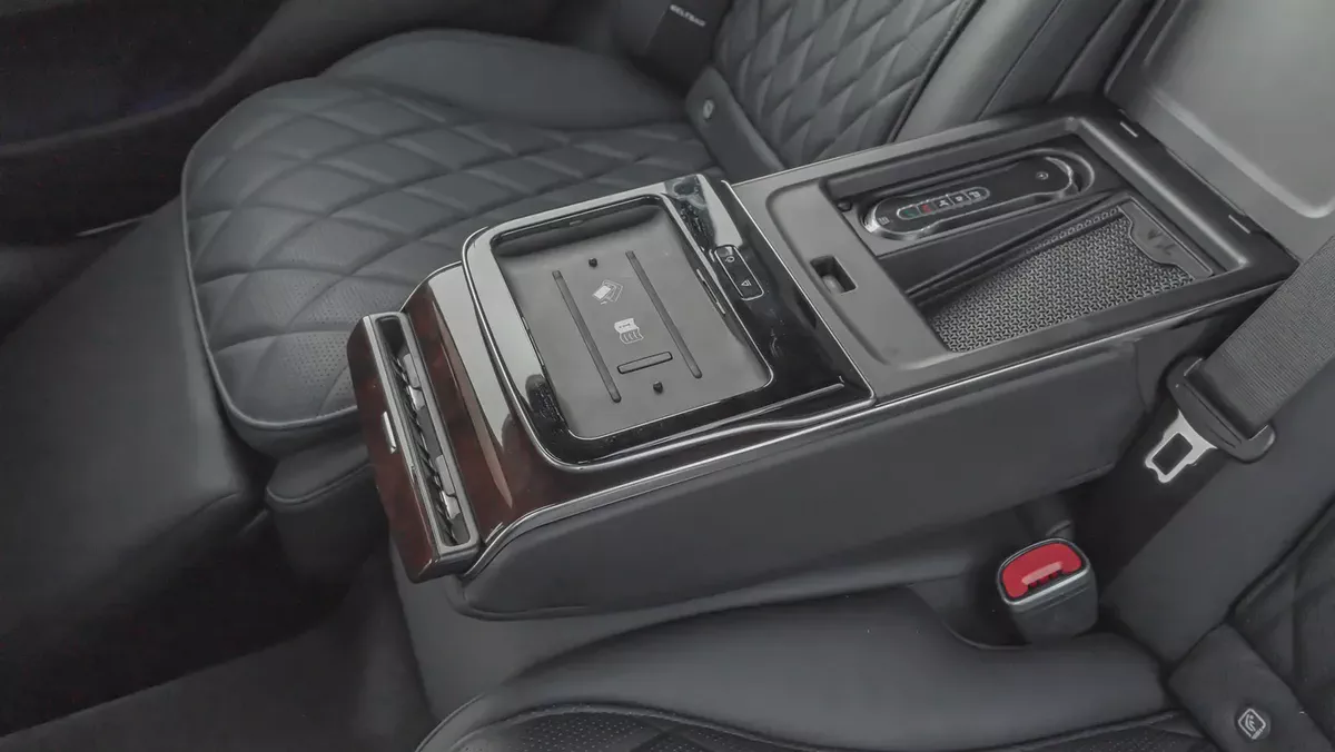 2025 Mercedes Benz S 580 4Matic 4.0L AT Petrol (Black-Black)-18-18