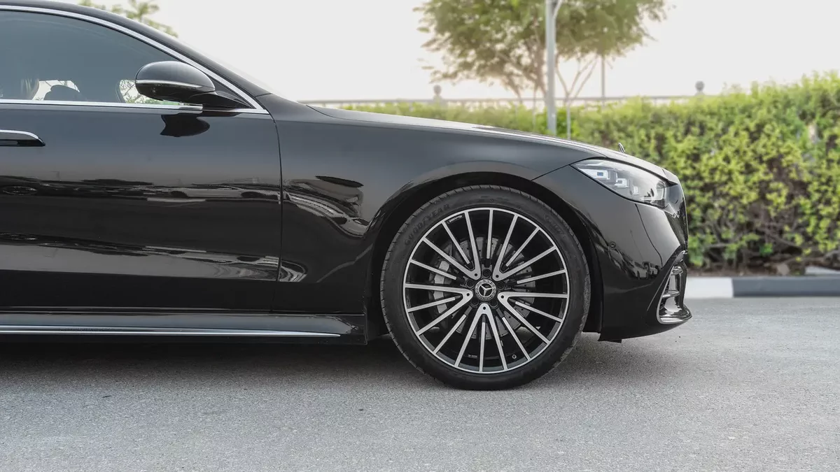 2025 Mercedes Benz S 580 4Matic 4.0L AT Petrol (Black-Black)-5-5