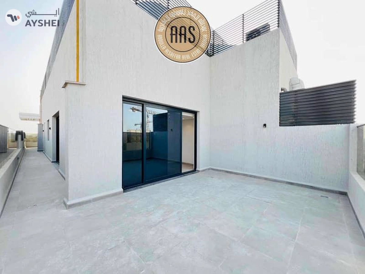 Top Floor || 3 Bedroom Penthouse || Terrace || In 250K Only-24-24