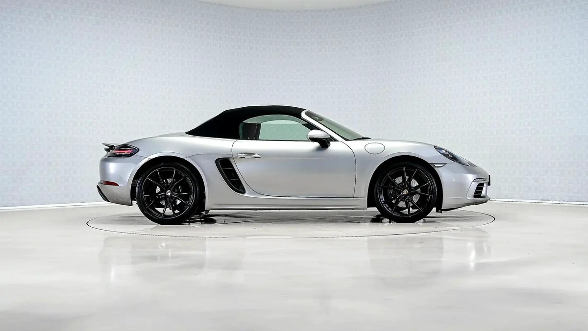 Porsche Boxster Standard-2-2