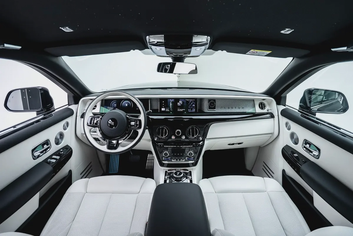 2026 ROLLS ROYCE PHANTOM EWB | GCC | MAIN DEALER WARRANTY SERVICE | VIP REAR SEATS-18-18