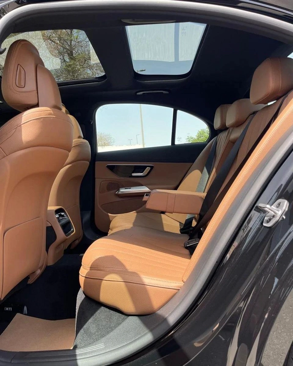 Mercedes Benz E200 AMG Under warranty 2026 GCC - AED 289,000