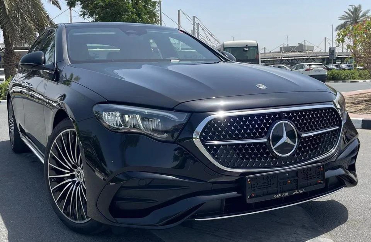 Mercedes Benz E200 AMG Under warranty 2026 GCC - AED 289,000-1-1