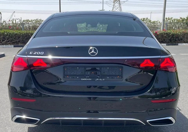 Mercedes Benz E200 AMG Under warranty 2026 GCC - AED 289,000