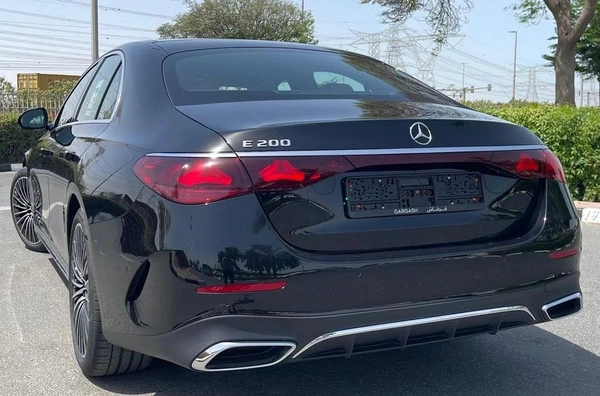 Mercedes Benz E200 AMG Under warranty 2026 GCC - AED 289,000