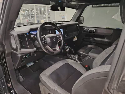 2023 Ford Bronco Base - American Specs - Like New!-5