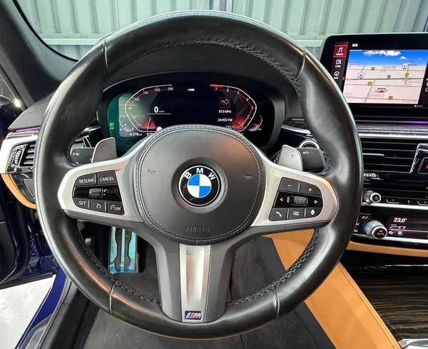 BMW 5 Series 530 2022 | GCC specs | AGMC Warranty 2027 | AGMC Service 2027