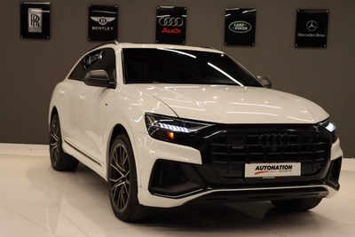 Audi Q8 2021-8