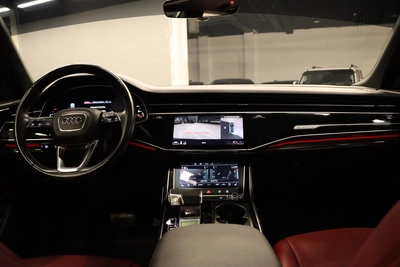 Audi Q8 2021-5