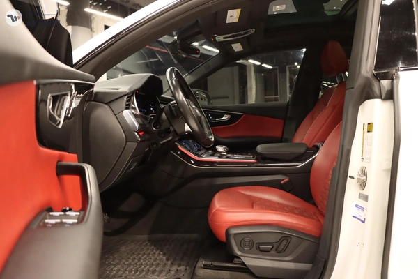 Audi Q8 2021
