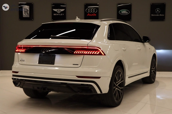 Audi Q8 2021