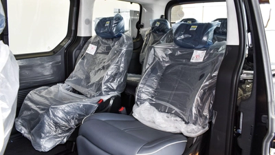 HYUNDAI STARIA 3.5L VIP 7 SEATER ROYAL EDITION-7