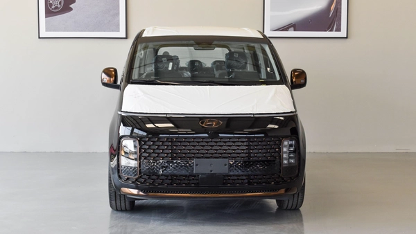 HYUNDAI STARIA 3.5L VIP 7 SEATER ROYAL EDITION
