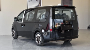 HYUNDAI STARIA 3.5L VIP 7 SEATER ROYAL EDITION