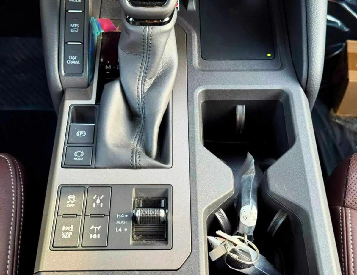 Toyota Prado VXR TURBO DUAL TONE || 2.4L PETROL V4 | RADAR | 360*CAMERA | SUNROOF | LEATHER WITH PWR SEATS (CODE # PA-17-0