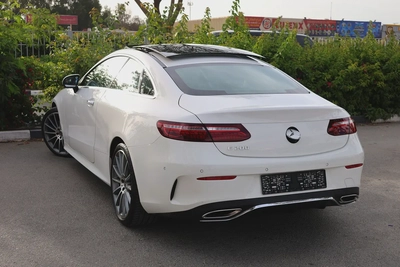 E200 COUPE - GCC SPECS - UNDER WARRANTY - FULL SERVICE HISTORY - ACCIDENT FREE --4
