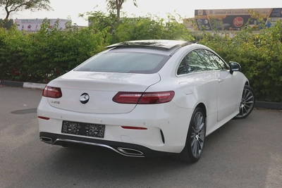 E200 COUPE - GCC SPECS - UNDER WARRANTY - FULL SERVICE HISTORY - ACCIDENT FREE --5