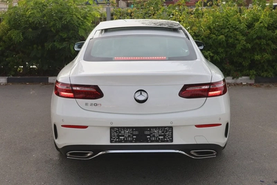 E200 COUPE - GCC SPECS - UNDER WARRANTY - FULL SERVICE HISTORY - ACCIDENT FREE --7