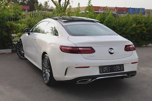 E200 COUPE - GCC SPECS - UNDER WARRANTY - FULL SERVICE HISTORY - ACCIDENT FREE -