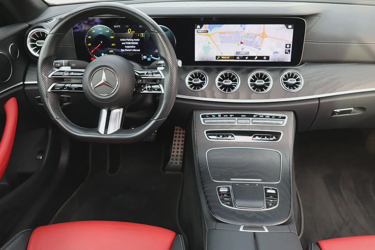 E200 COUPE - GCC SPECS - UNDER WARRANTY - FULL SERVICE HISTORY - ACCIDENT FREE --12-12