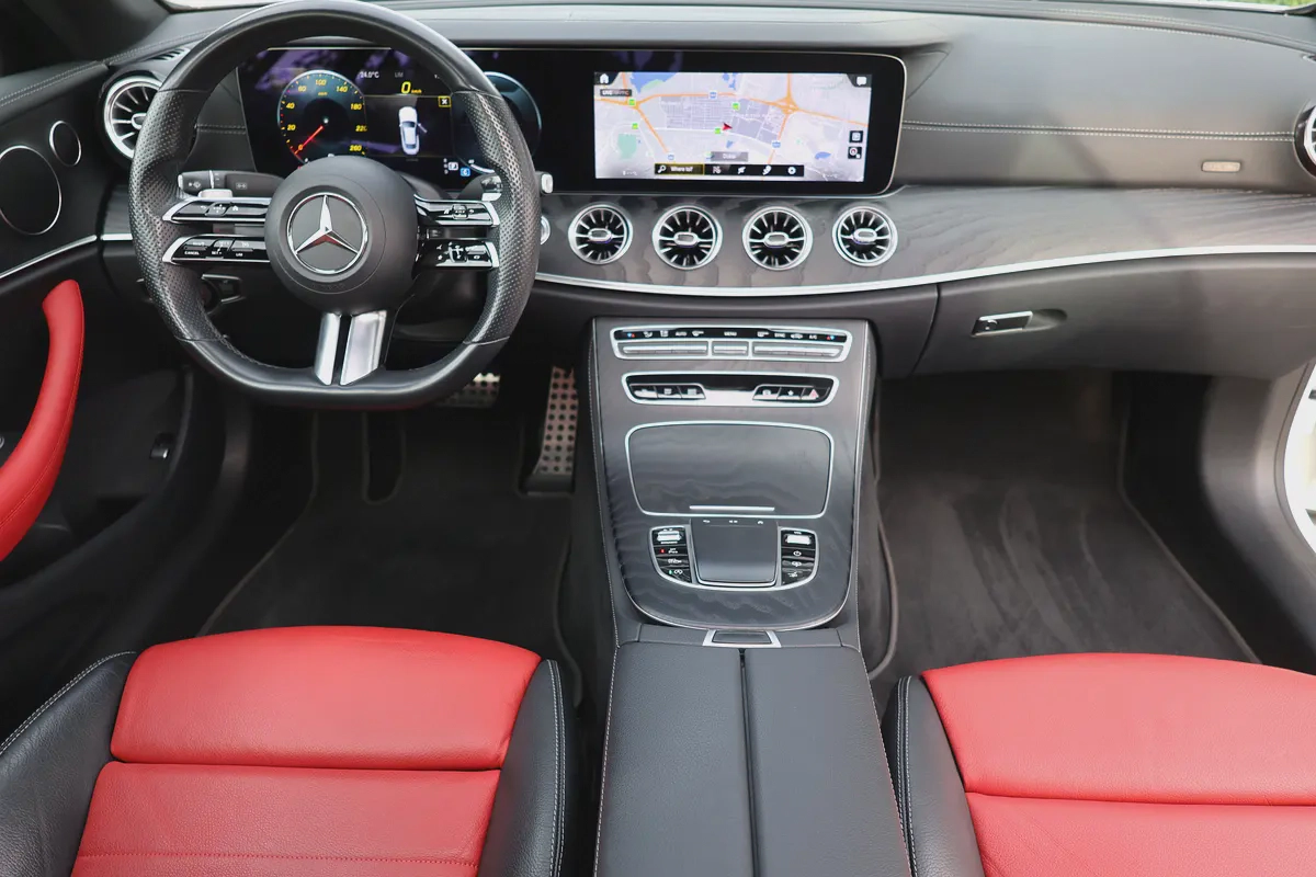 E200 COUPE - GCC SPECS - UNDER WARRANTY - FULL SERVICE HISTORY - ACCIDENT FREE --14-14
