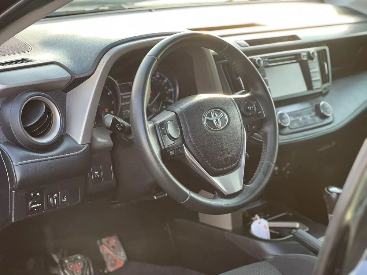 Toyota RAV4  2018 - 2.5L V4-RearCam-AWD 4x4 - Push Start -Sunroof-11-0