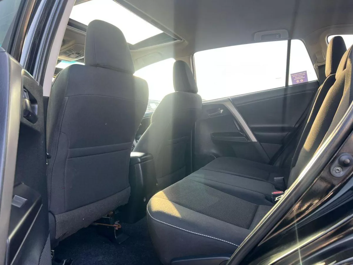Toyota RAV4  2018 - 2.5L V4-RearCam-AWD 4x4 - Push Start -Sunroof-18-0
