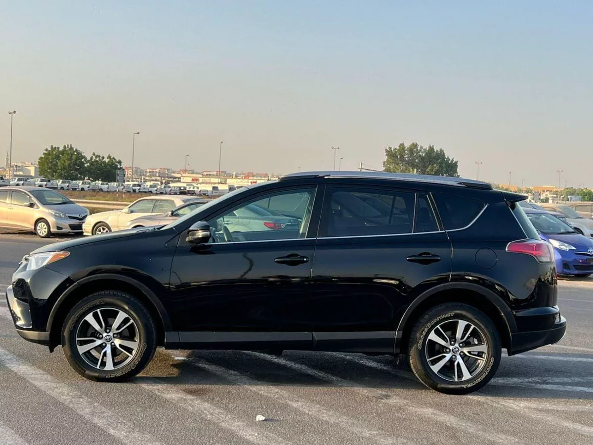 Toyota RAV4  2018 - 2.5L V4-RearCam-AWD 4x4 - Push Start -Sunroof-4-0