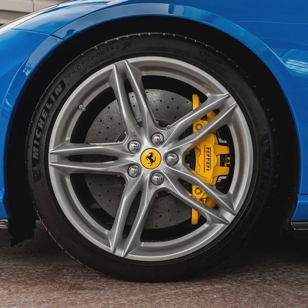 2022 FERRARI  812  GTS  DONE ONLY 2300KM