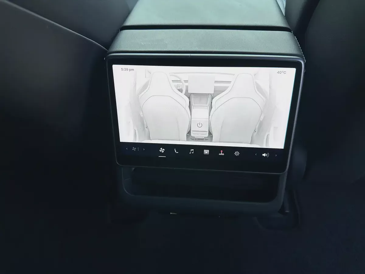 Tesla Model 3 Performance 2024 GCC Under Warranty-10-10