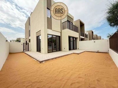 Brand New 4Bedroom Townhouse Villa Available For Rent in La Violeta 1-0