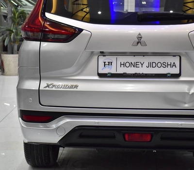 Mitsubishi Xpander ( 2022 Model ) in Silver Color GCC Specs-11