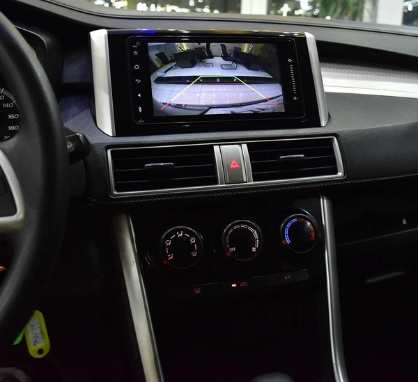 Mitsubishi Xpander ( 2022 Model ) in Silver Color GCC Specs