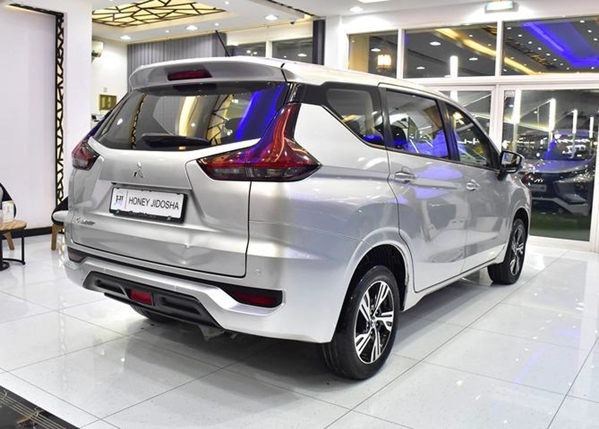 Mitsubishi Xpander ( 2022 Model ) in Silver Color GCC Specs-14-14