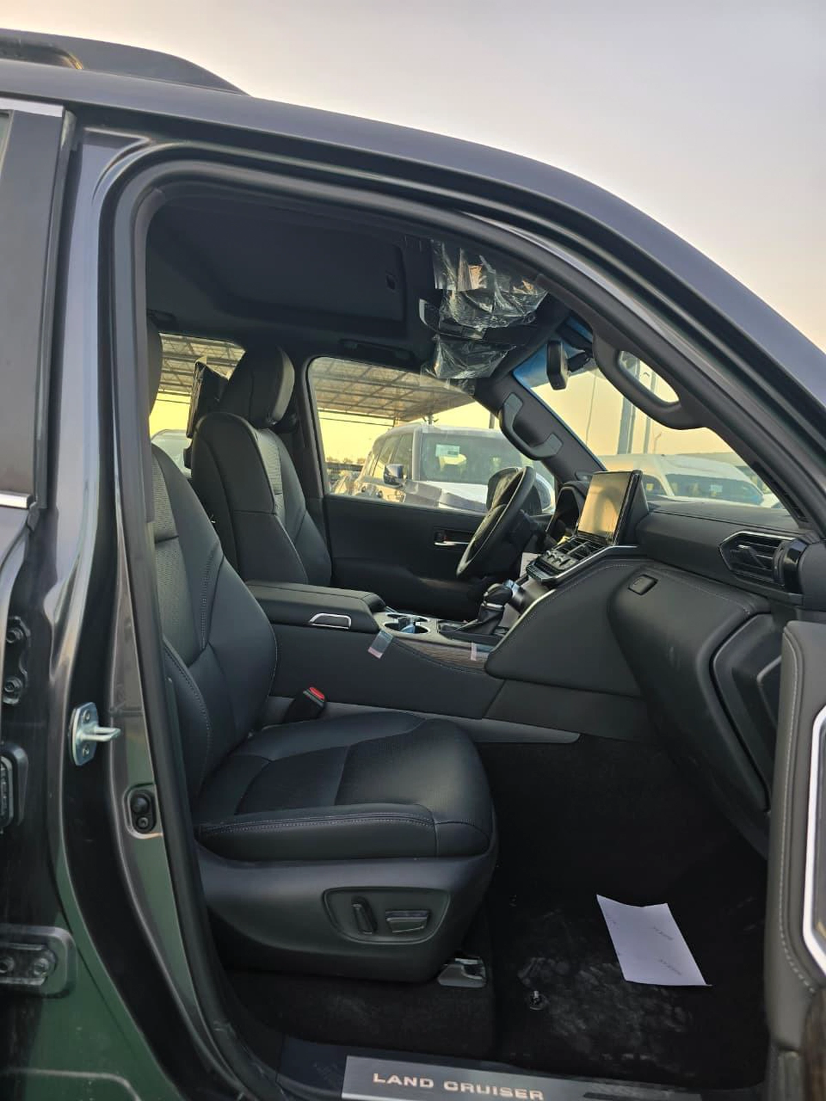 Toyota Land Cruiser LC300 VXR 3.3L Twin Turbo Diesel 2026-5-5